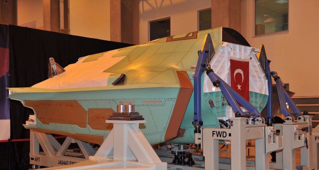 İlk Türk F-35 Uçağının Gövdesi Teslim Edildi