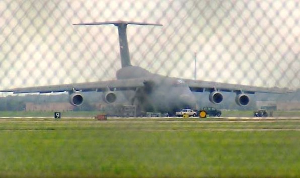 C-5 Galaxy Burun Üstü İndi